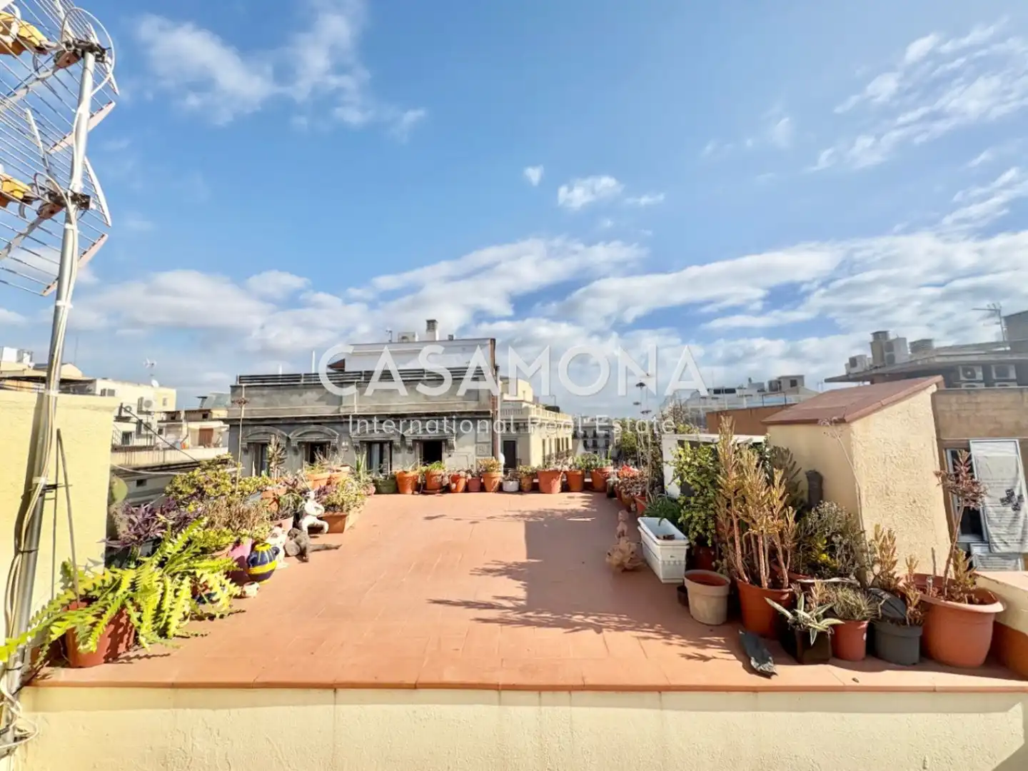 Terrasse von Maisonette zum Verkauf in Barcelona mit Klimaanlage, Terrasse und Balkon