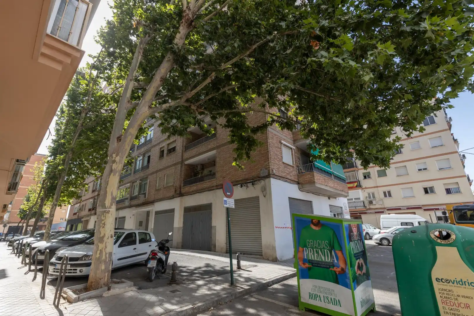Vista exterior de Piso en venta en Granada