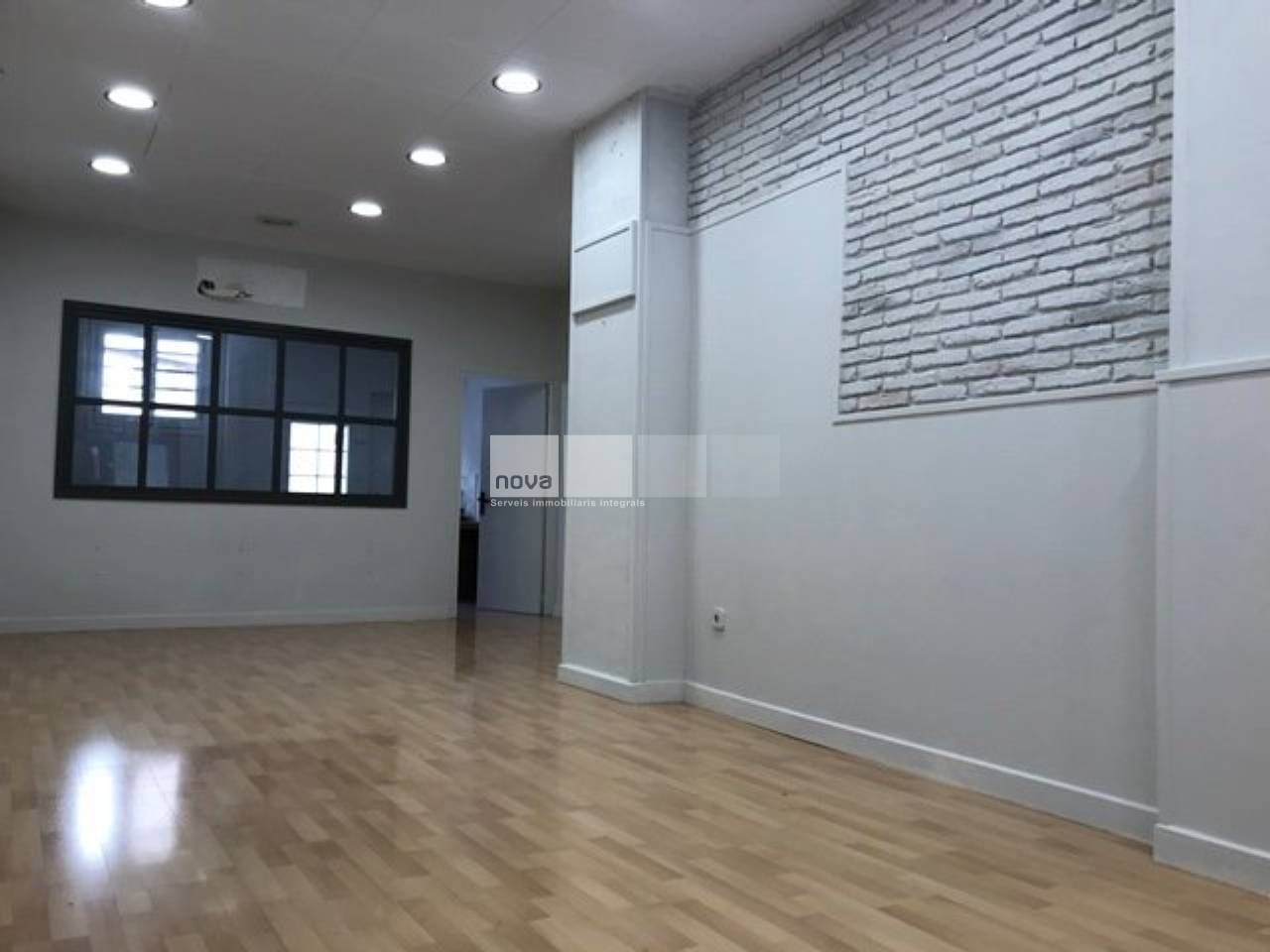 Premises to rent in Centre
