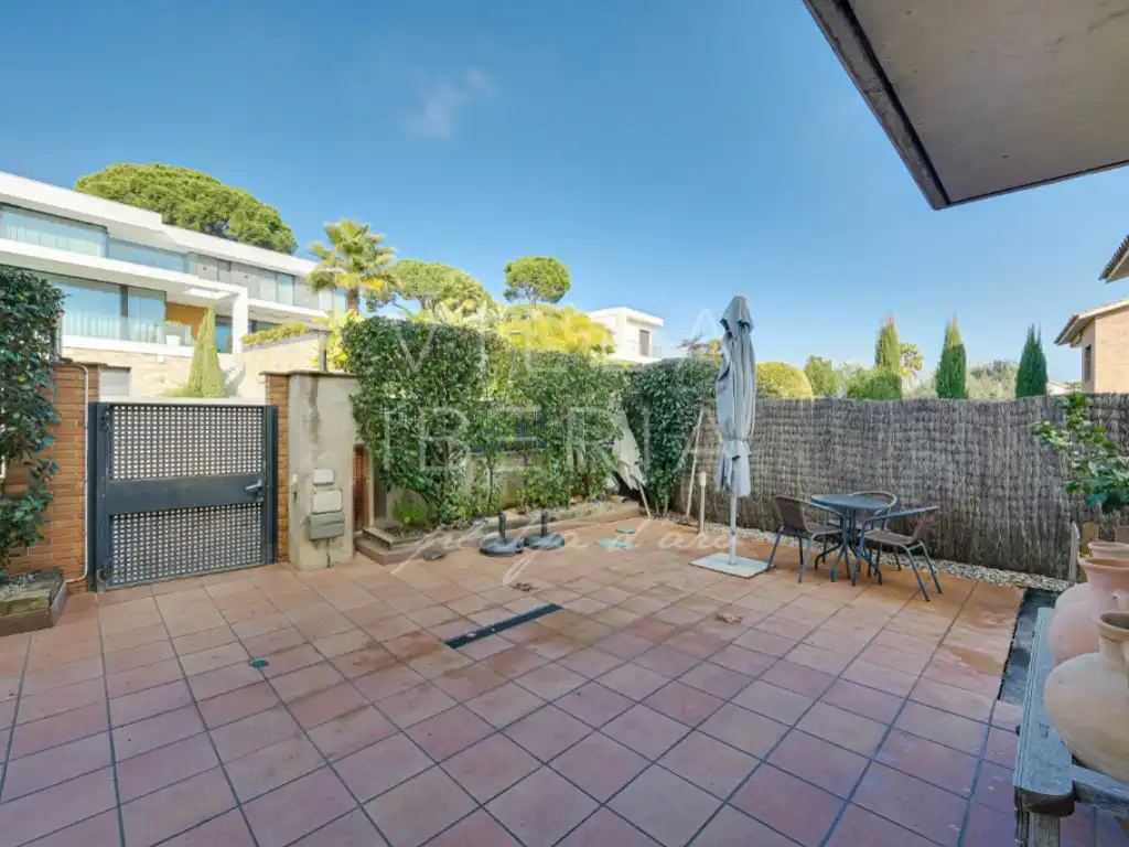 Casa amb piscina en venda a Avenida Rossello 4-B, imagen 30
