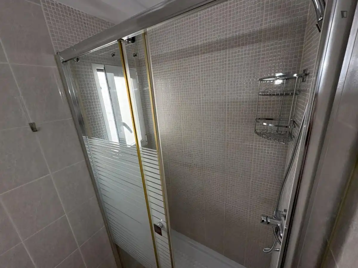 Bany de Apartament per a compartir en Levante