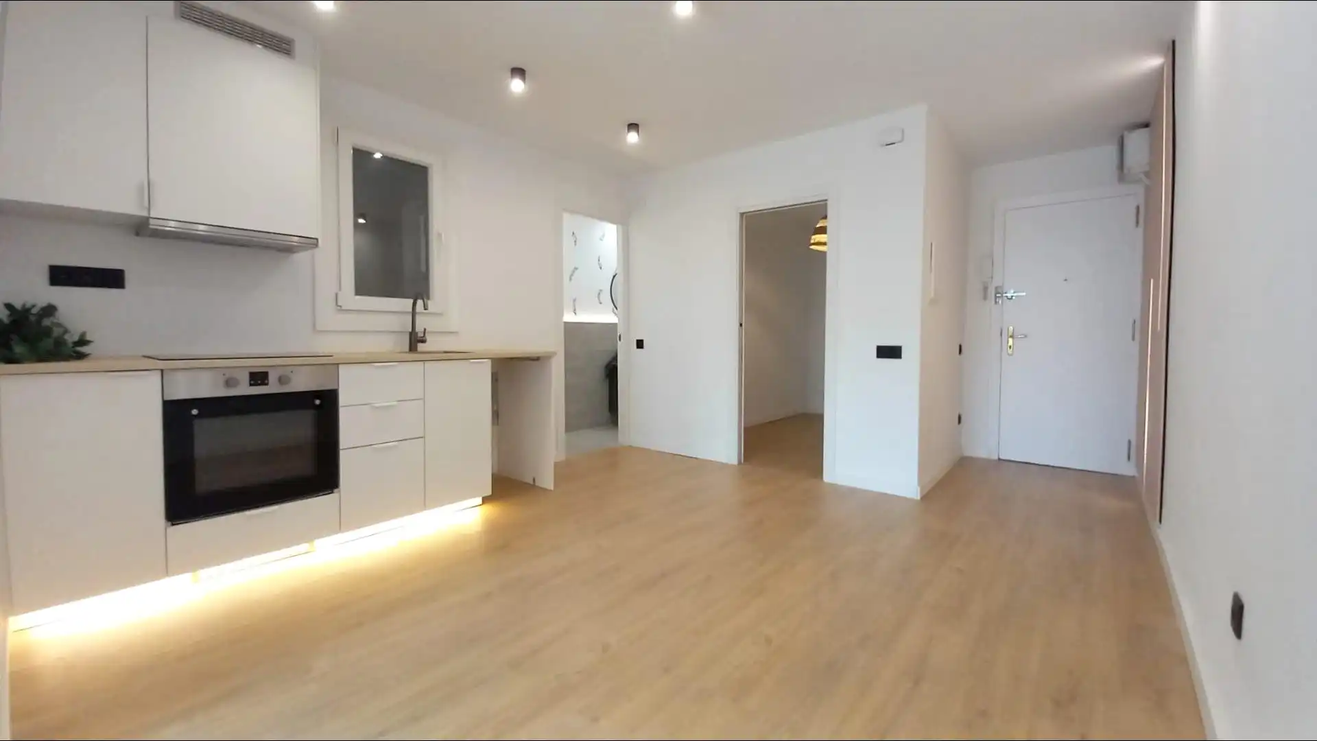 Küche von Wohnung zum Verkauf in Vilanova i la Geltrú mit Parkett