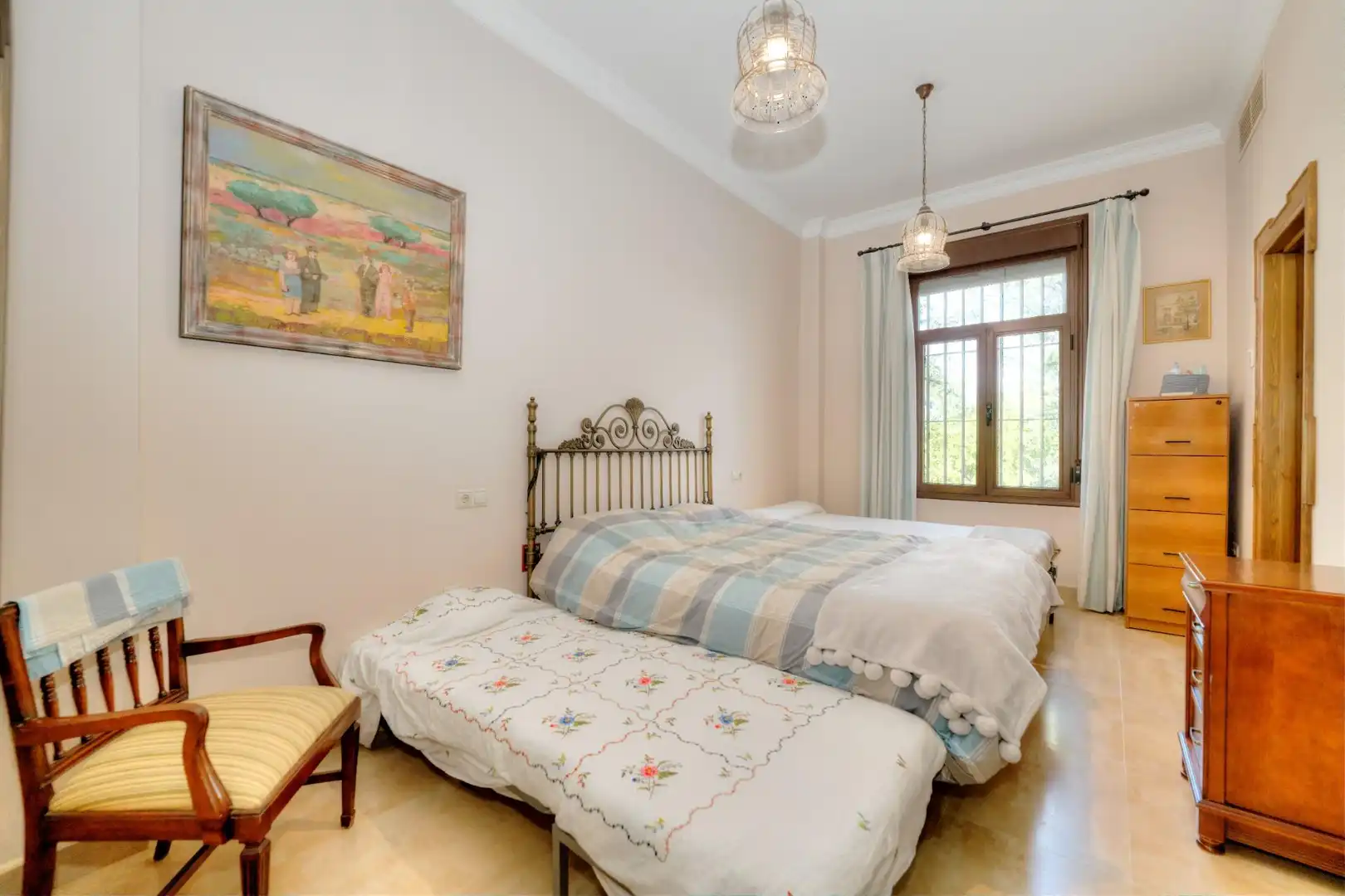 Schlafzimmer von Country house zum Verkauf in Ayamonte mit Klimaanlage, Heizung und Privatgarten