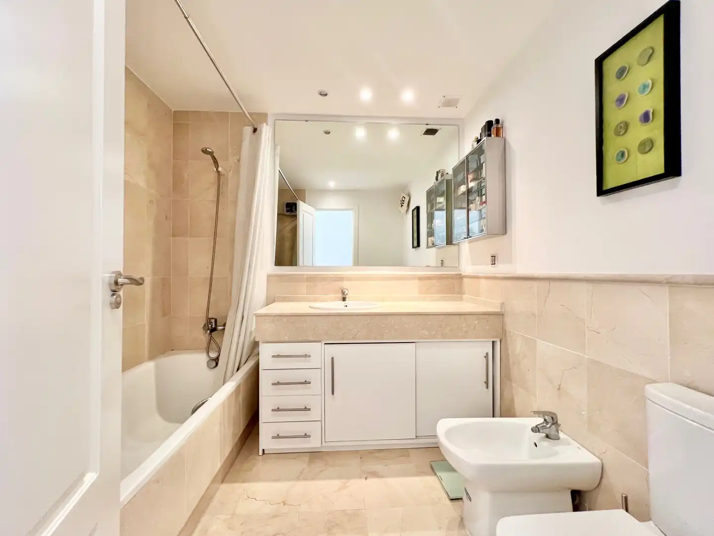 Badezimmer von Wohnungen zur Miete in Marbella mit Klimaanlage, Terrasse und Schwimmbad
