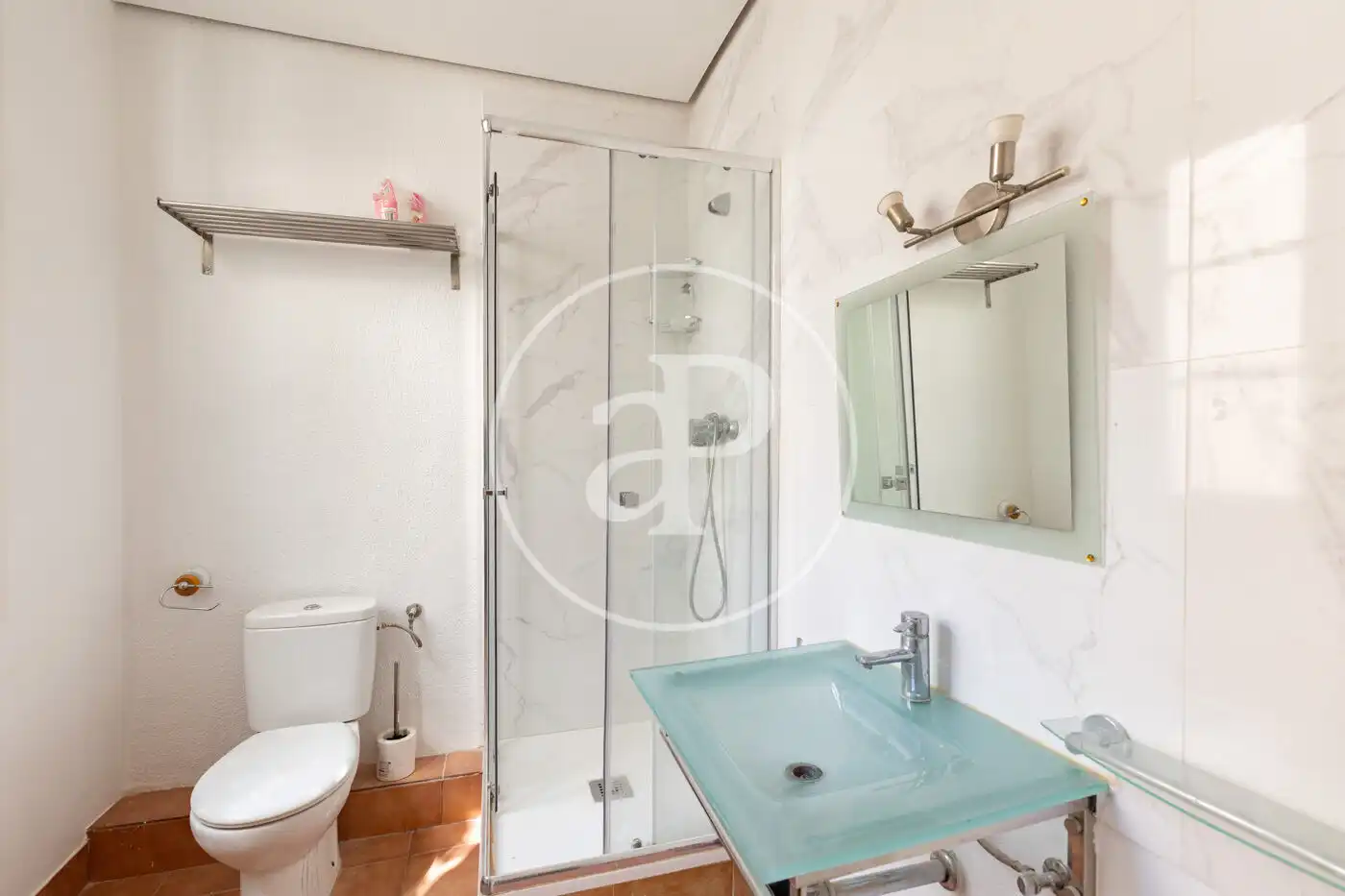 Badezimmer von Wohnung zur Miete in Barcelona mit Klimaanlage, Heizung und Möbliert