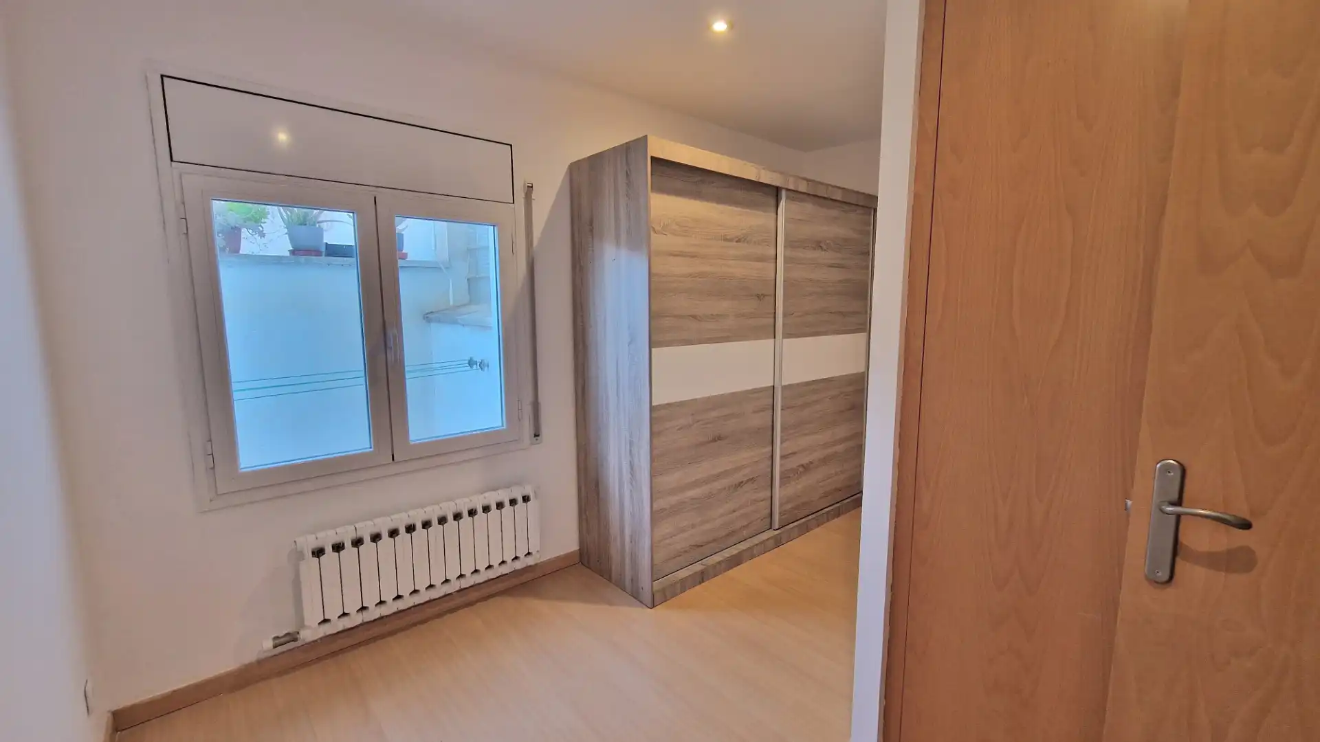Bedroom of Flat for rent in Rosselló  with Air Conditioner, Heating and Parquet flooring