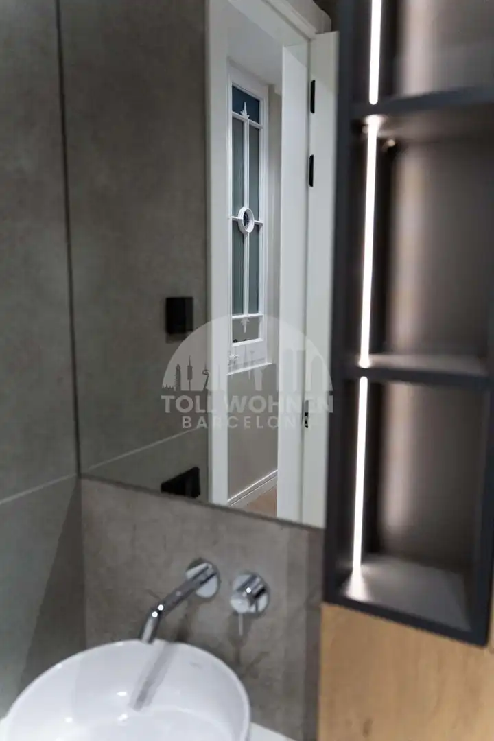 Piso en venta en Barcelona con Aire acondicionado, Calefacción y Balcón