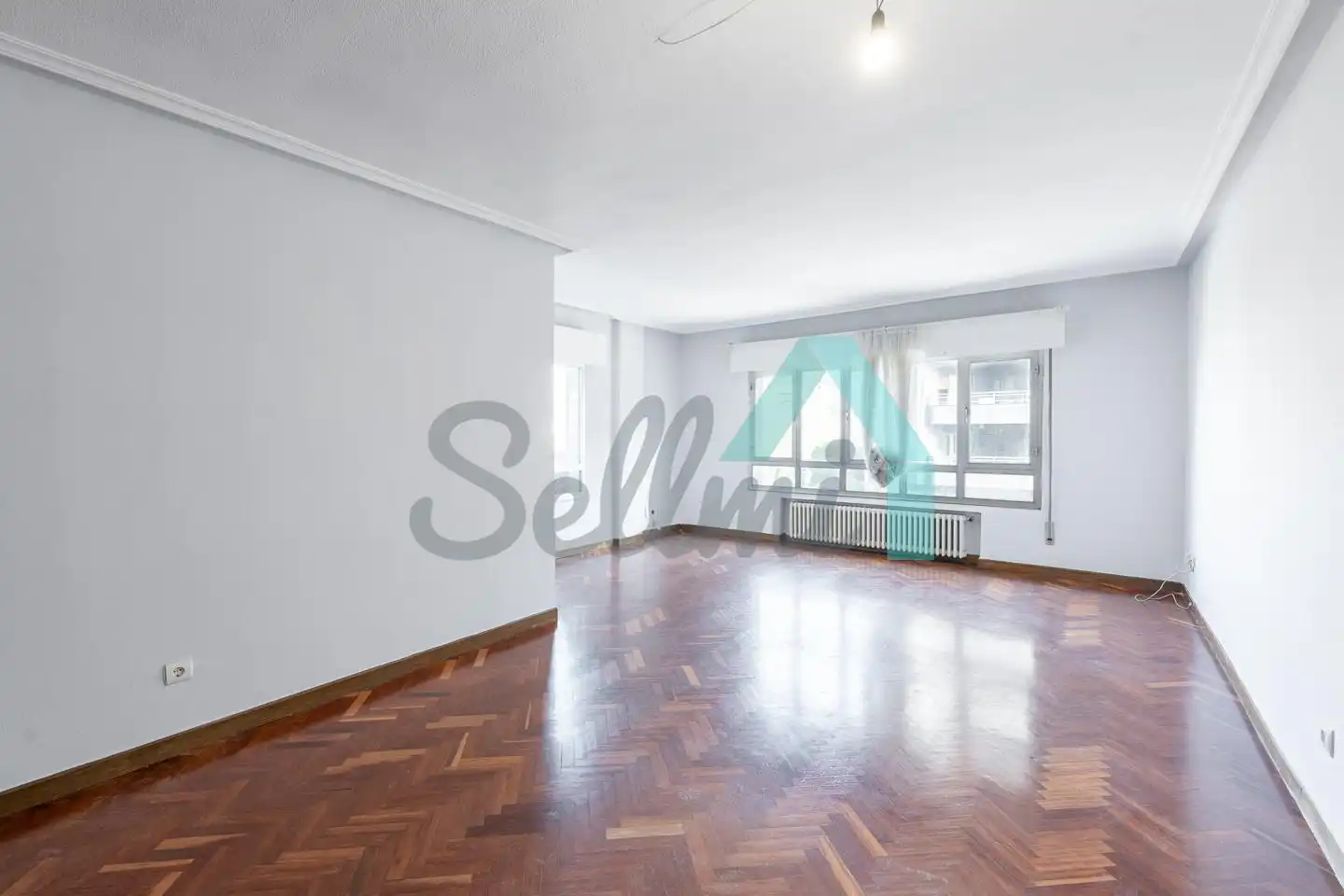 Living room of Flat for rent in Oviedo   with Heating, Parquet flooring and Terrace