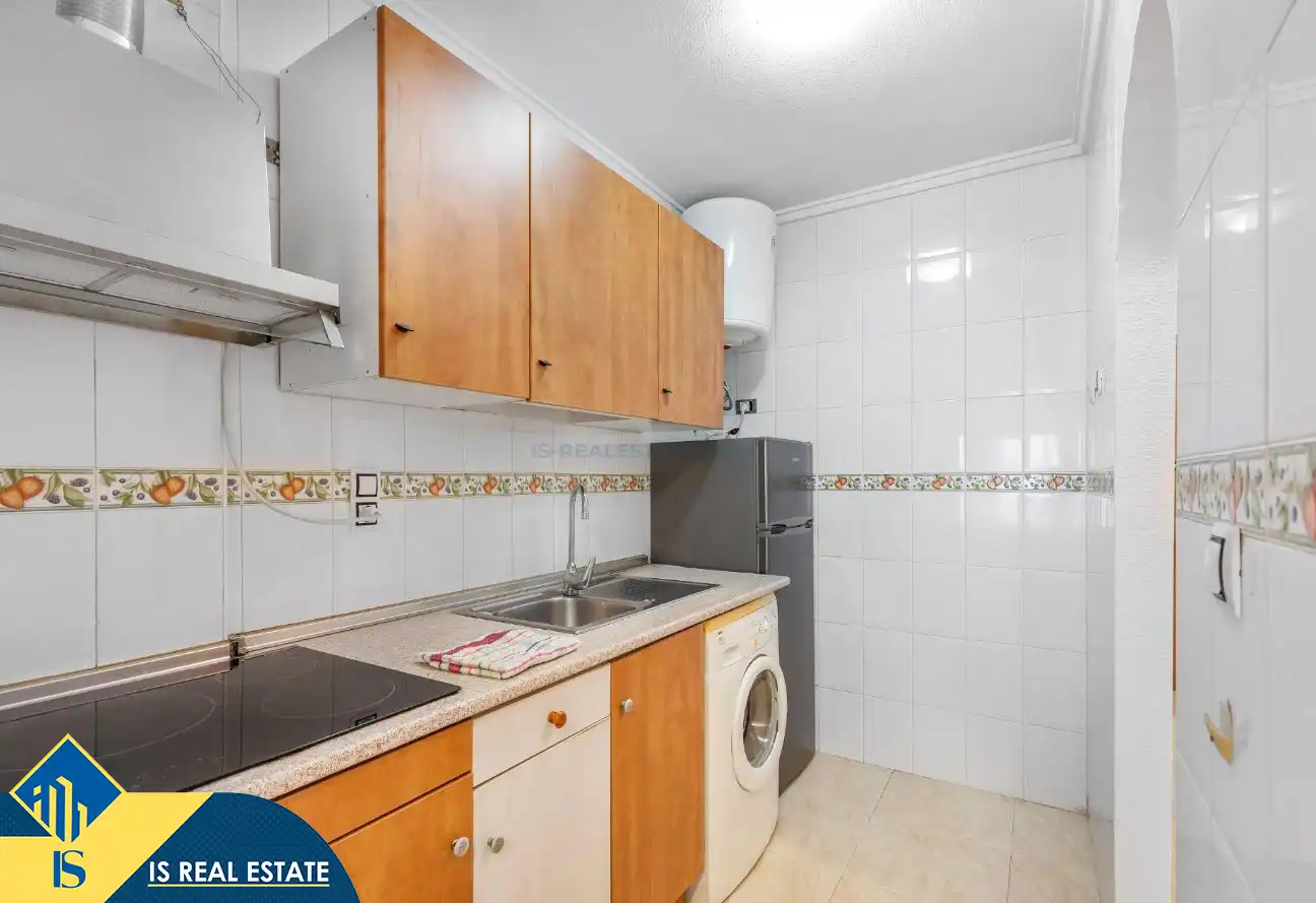 Cocina de Estudio en venta en Torrevieja con Calefacción, Terraza y Amueblado