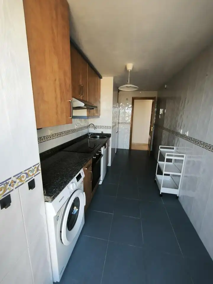 Cocina de Dúplex de alquiler en Benalmádena con Aire acondicionado y Terraza