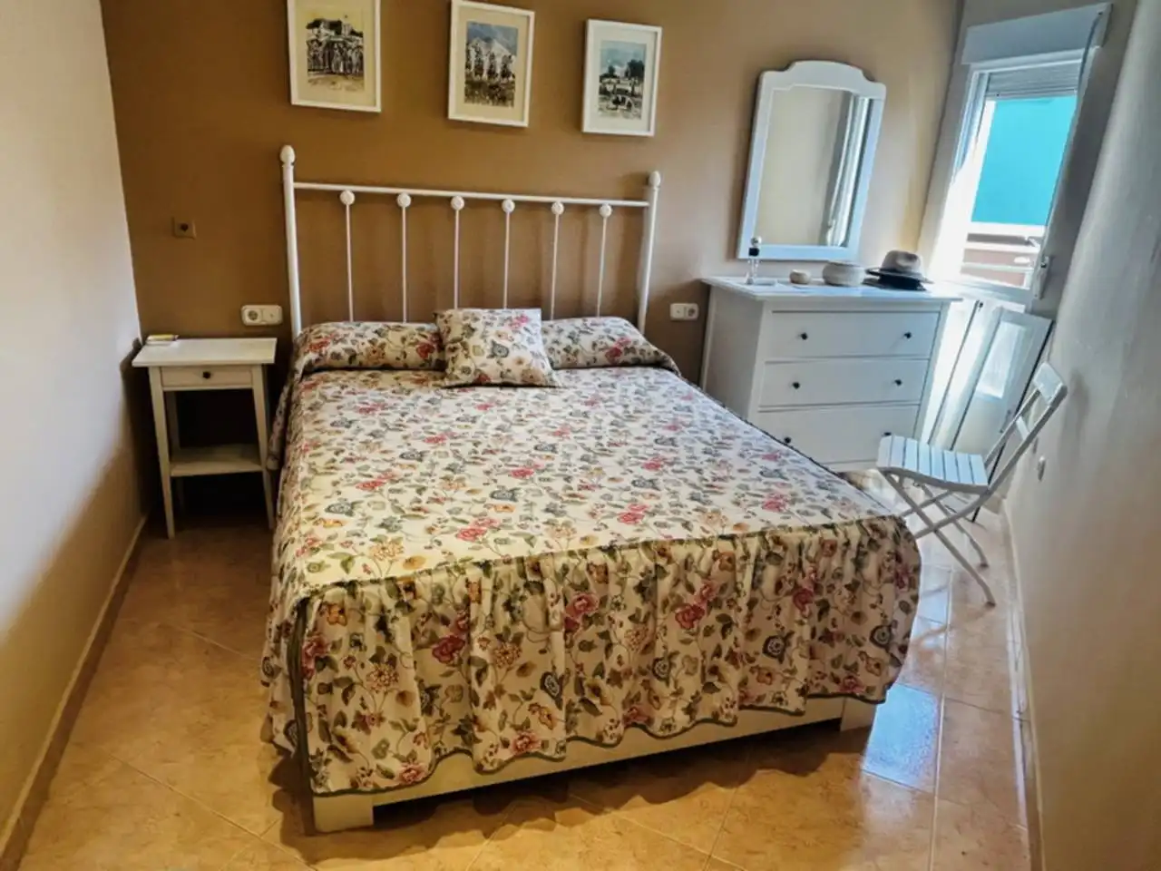 Dormitori de Apartament de lloguer en Almuñécar amb Terrassa i Piscina comunitària