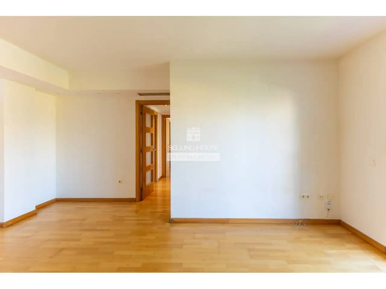 Außenansicht von Wohnung zum Verkauf in Valencia mit Klimaanlage, Heizung und Parkett