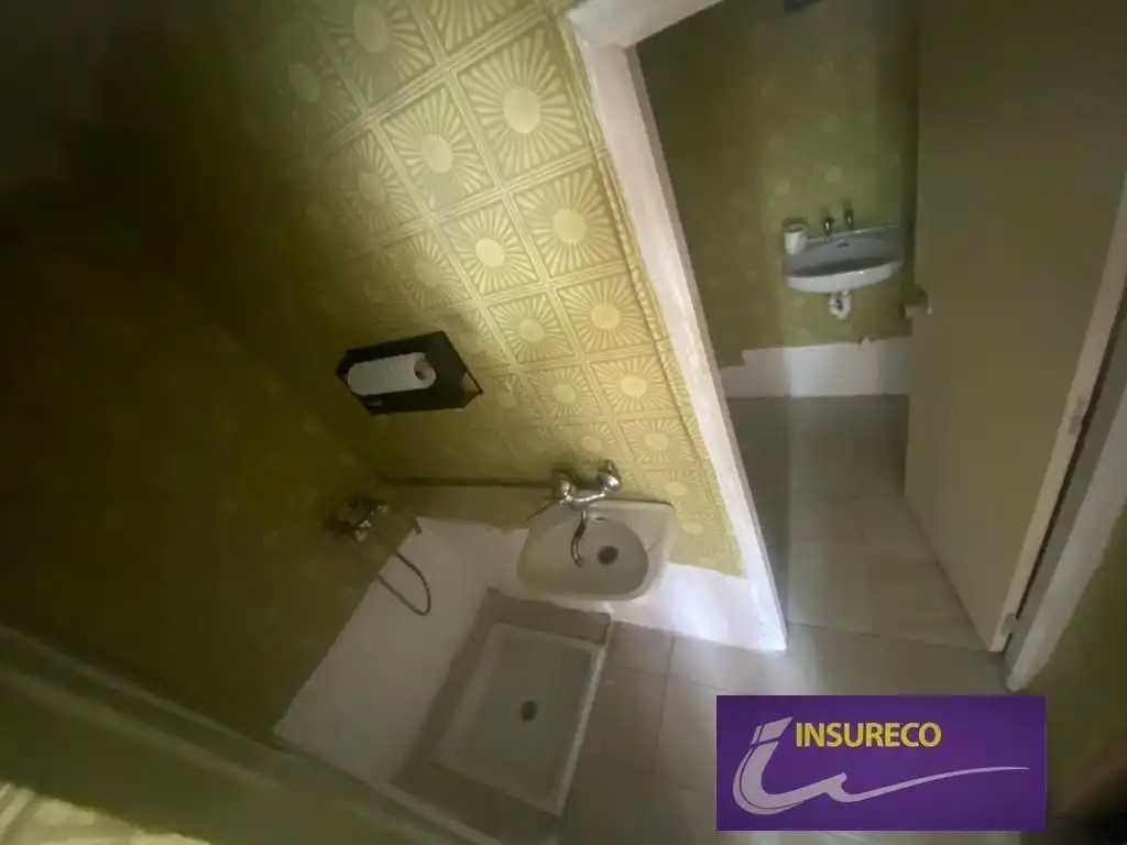 Bany de Casa o xalet en venda en Bustillo del Páramo amb Calefacció, Jardí privat i Moblat