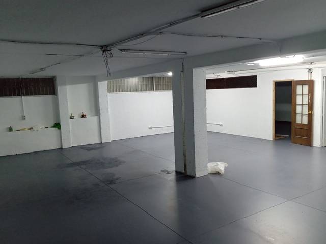 Local comercial en Alquiler en Calle los Pinos, 7 en Avda. De los Ogíjares