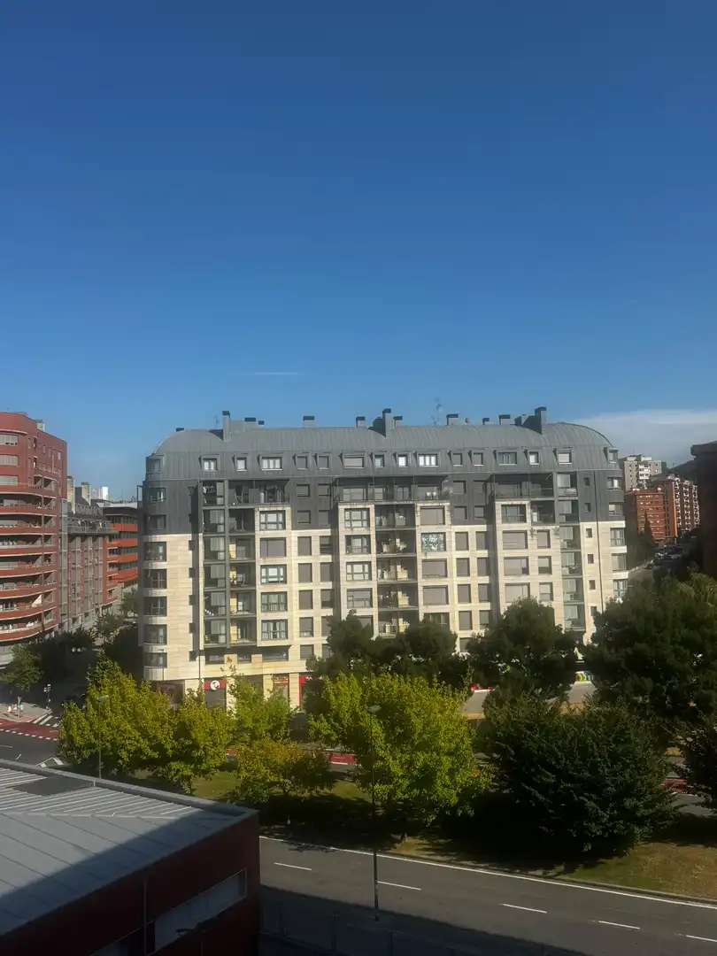 Piso con terraza en venta en Ibaiondo, imagen 36