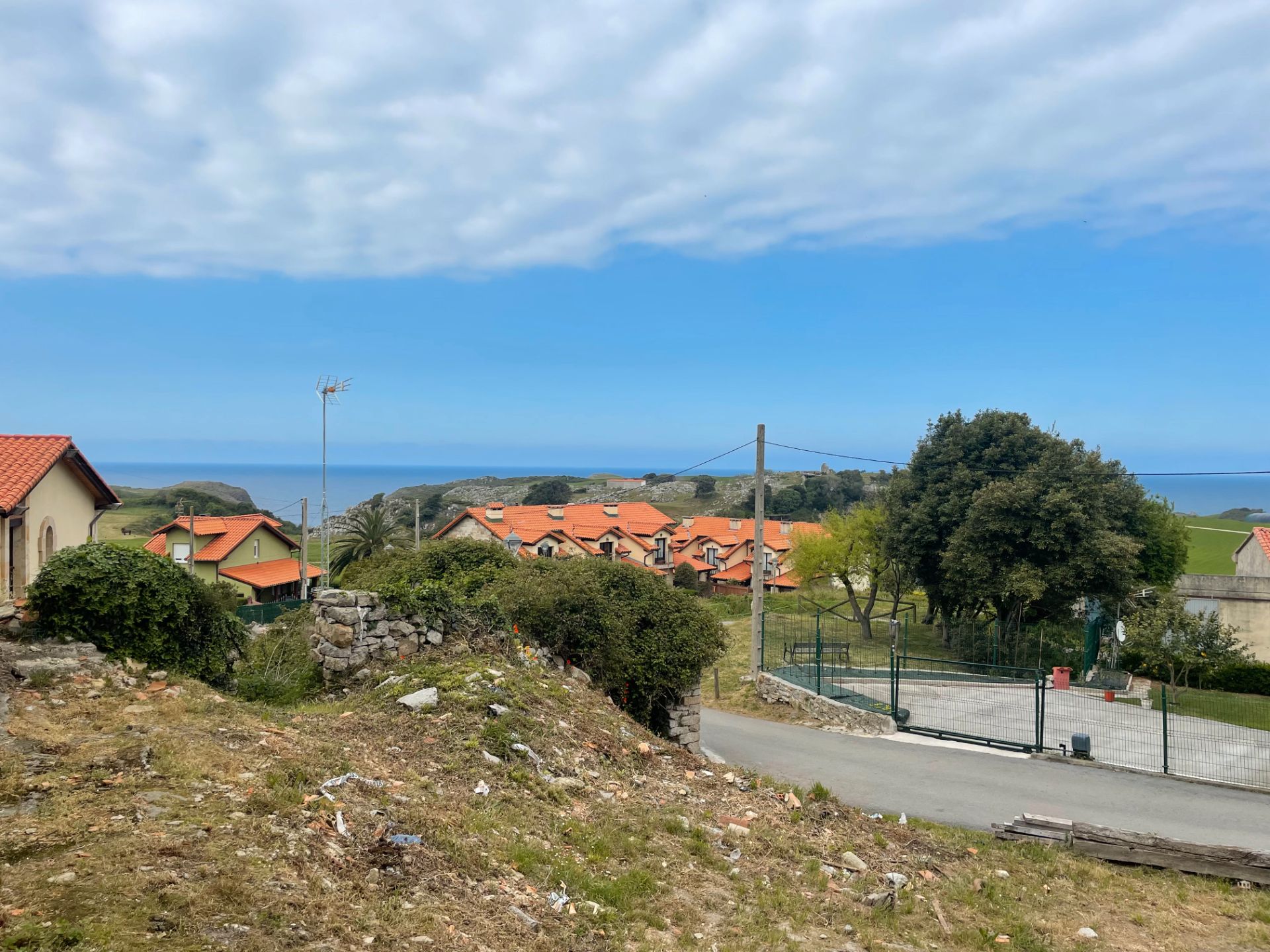 Vista exterior de Casa o xalet en venda en Val de San Vicente  amb Calefacció