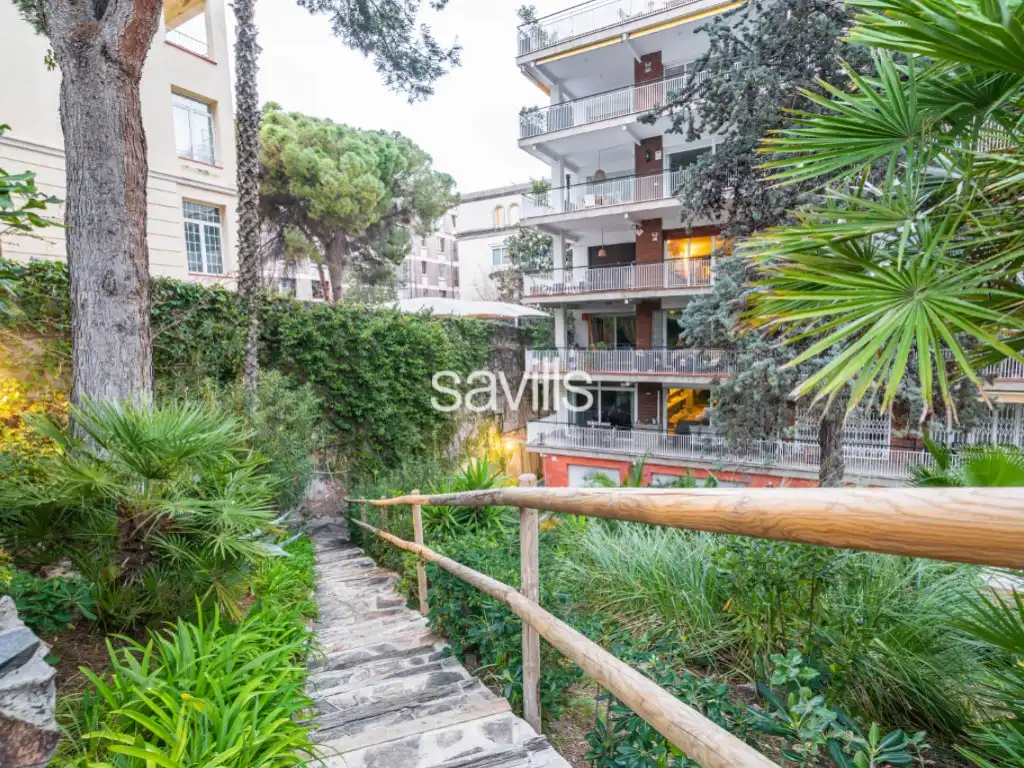 Jardín de Apartamento en venta en Barcelona con Balcón