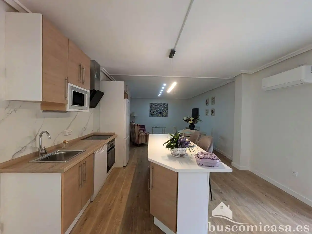 Flat for rent in Calle Canalejas, Centro ciudad