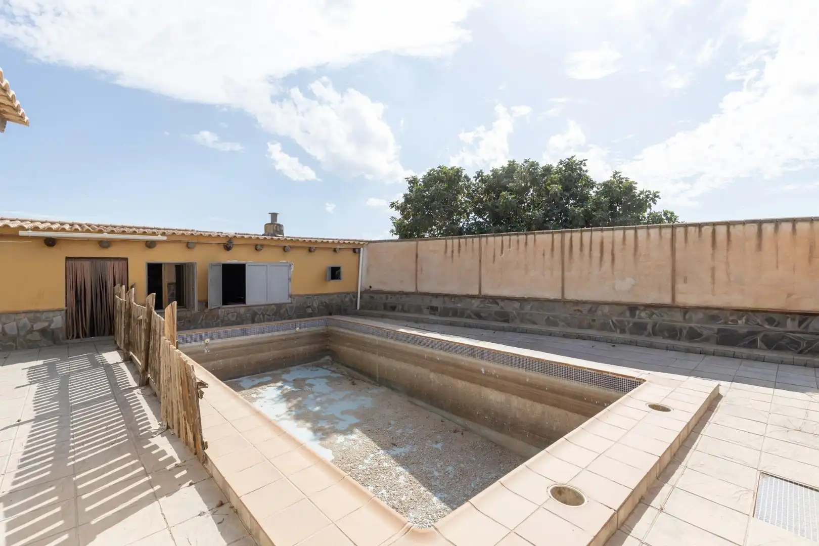Country homes for sale in Polideportivo