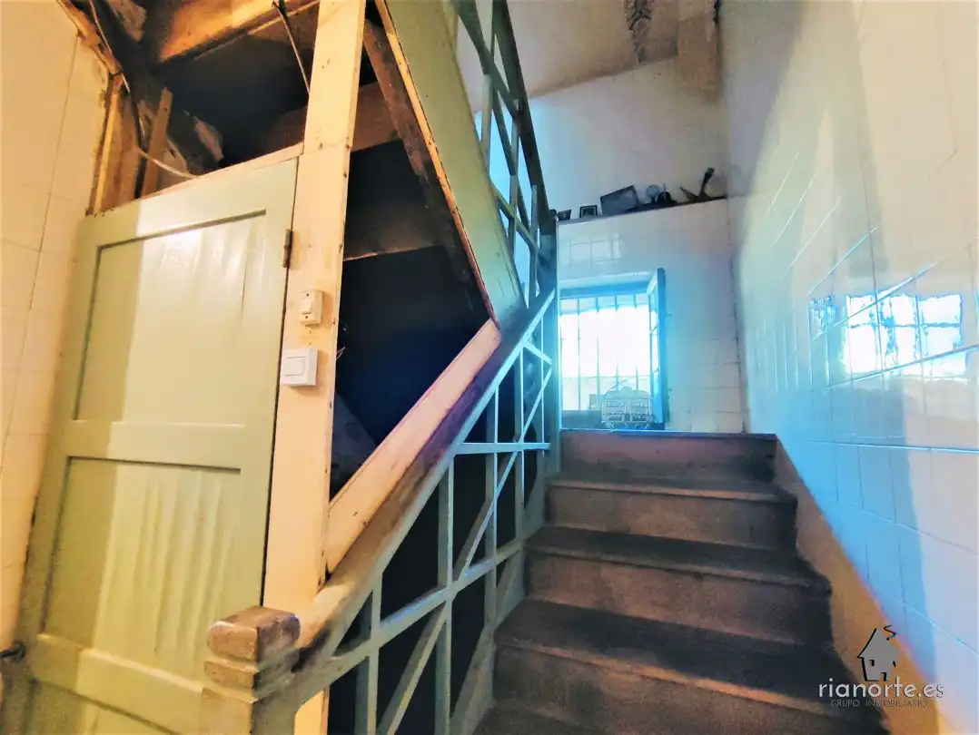 Casa o xalet en venda en Las Regueras   amb Traster
