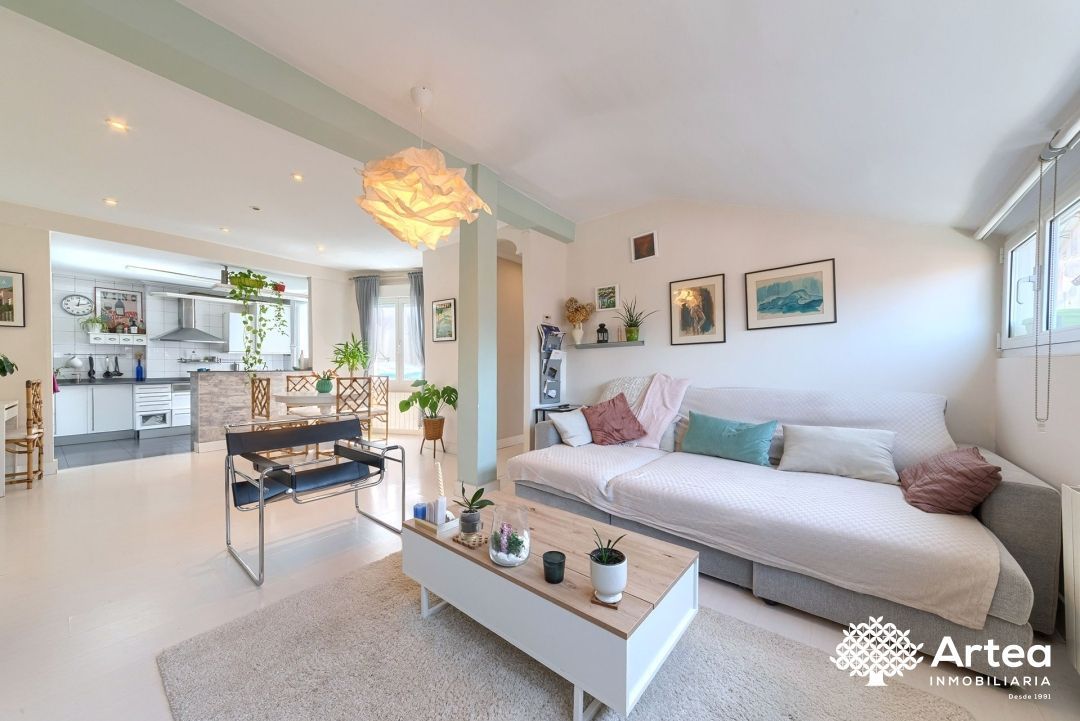 Living room of Flat for sale in Bilbao   with Heating