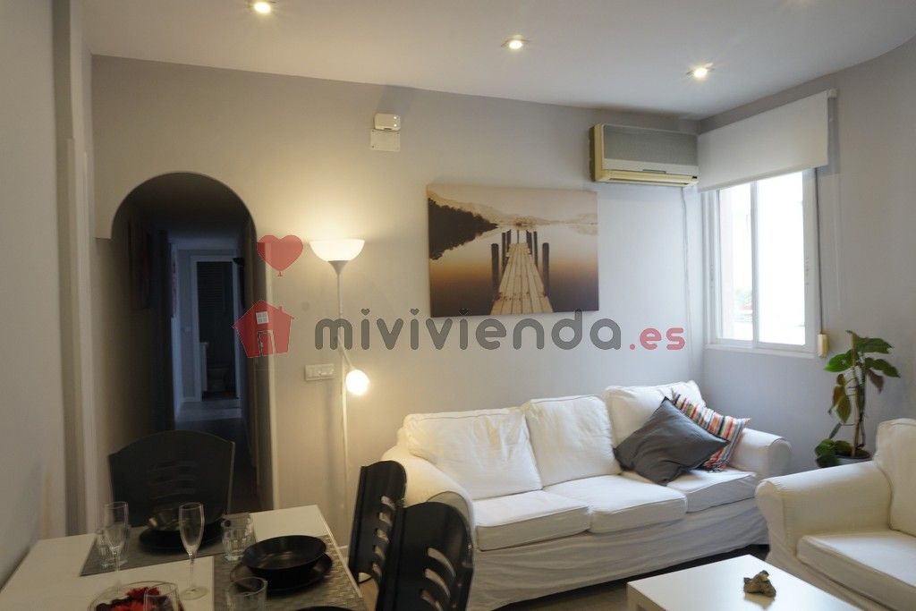 Sala d'estar de Pis de lloguer en  Madrid Capital amb Aire condicionat, Calefacció i Moblat