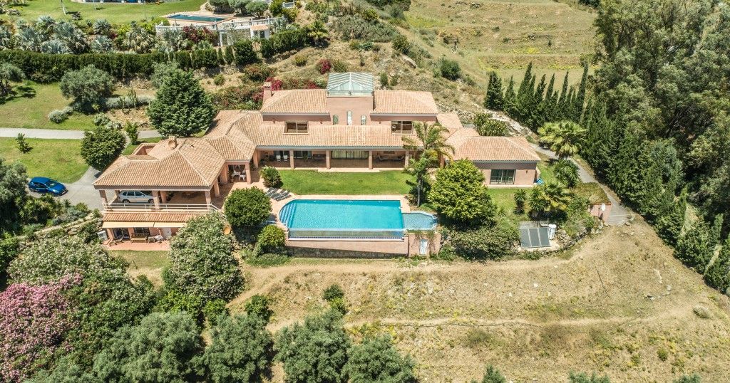Vista exterior de Finca rústica en venda en Benalmádena amb Aire condicionat, Calefacció i Jardí privat