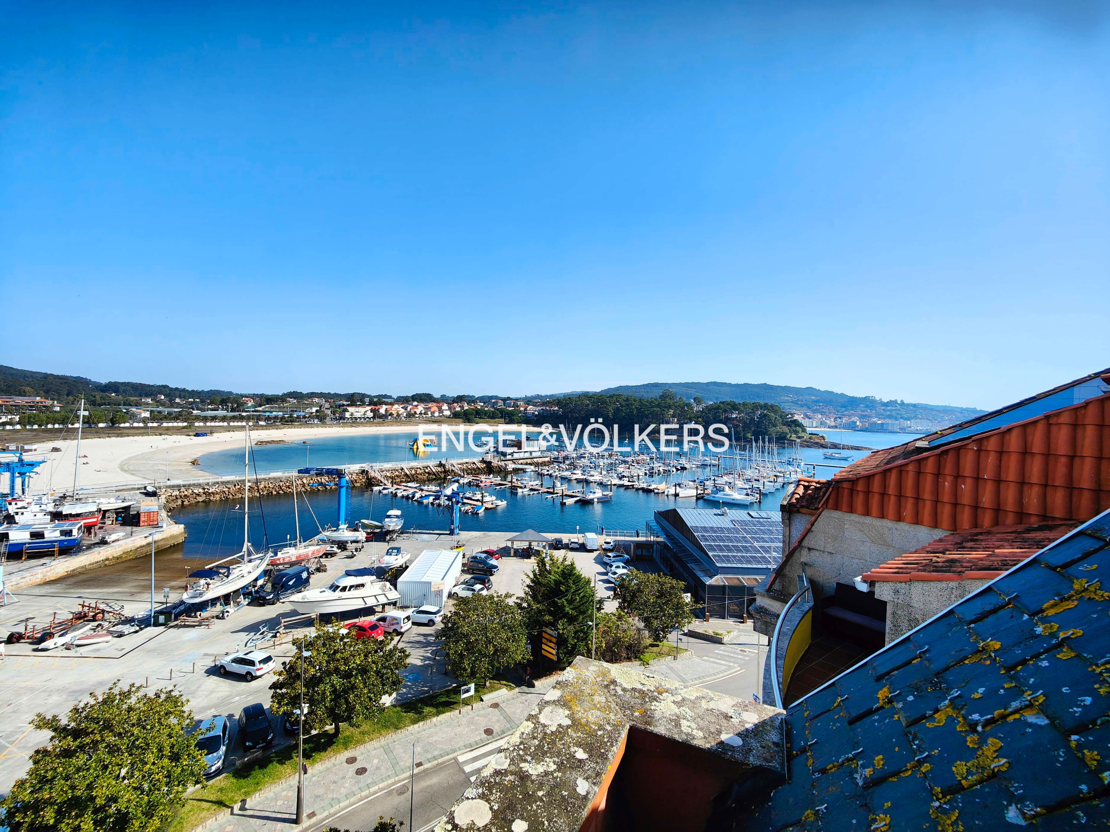 Attic for sale in Sanxenxo  with Heating and Storage room