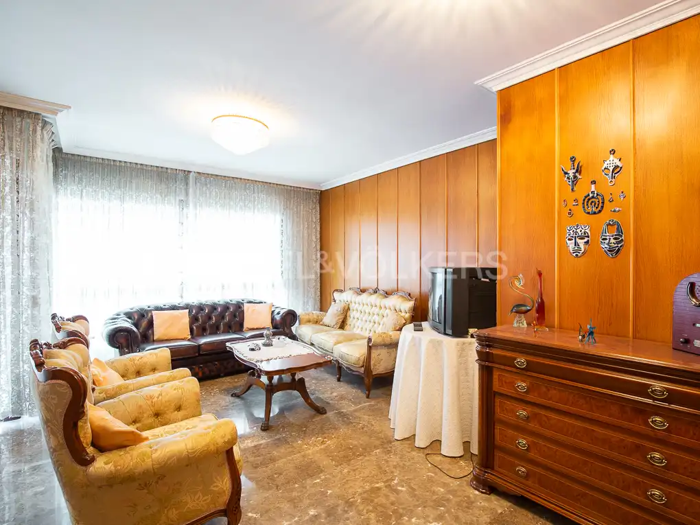 Living room of Flat for sale in Valencia  with Air Conditioner, Heating and Balcony
