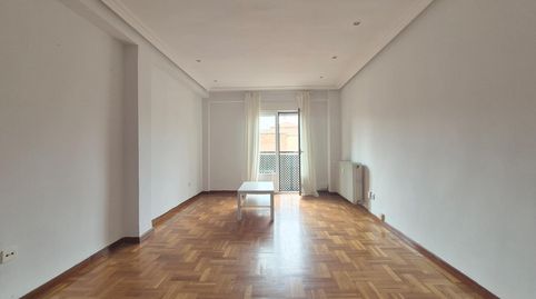 Foto 2 de Piso de alquiler en Prosperidad - Delicias, Salamanca Capital