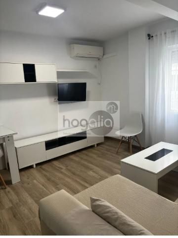 Habitación de Piso de alquiler en  Sevilla Capital con Aire acondicionado y Amueblado