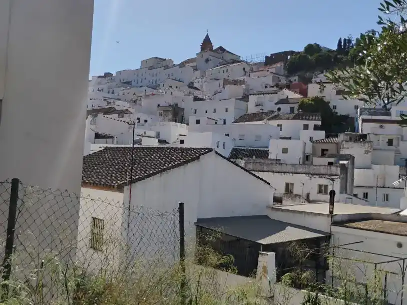 Vista exterior de Casa adosada en venda en Alcalá de los Gazules amb Balcó