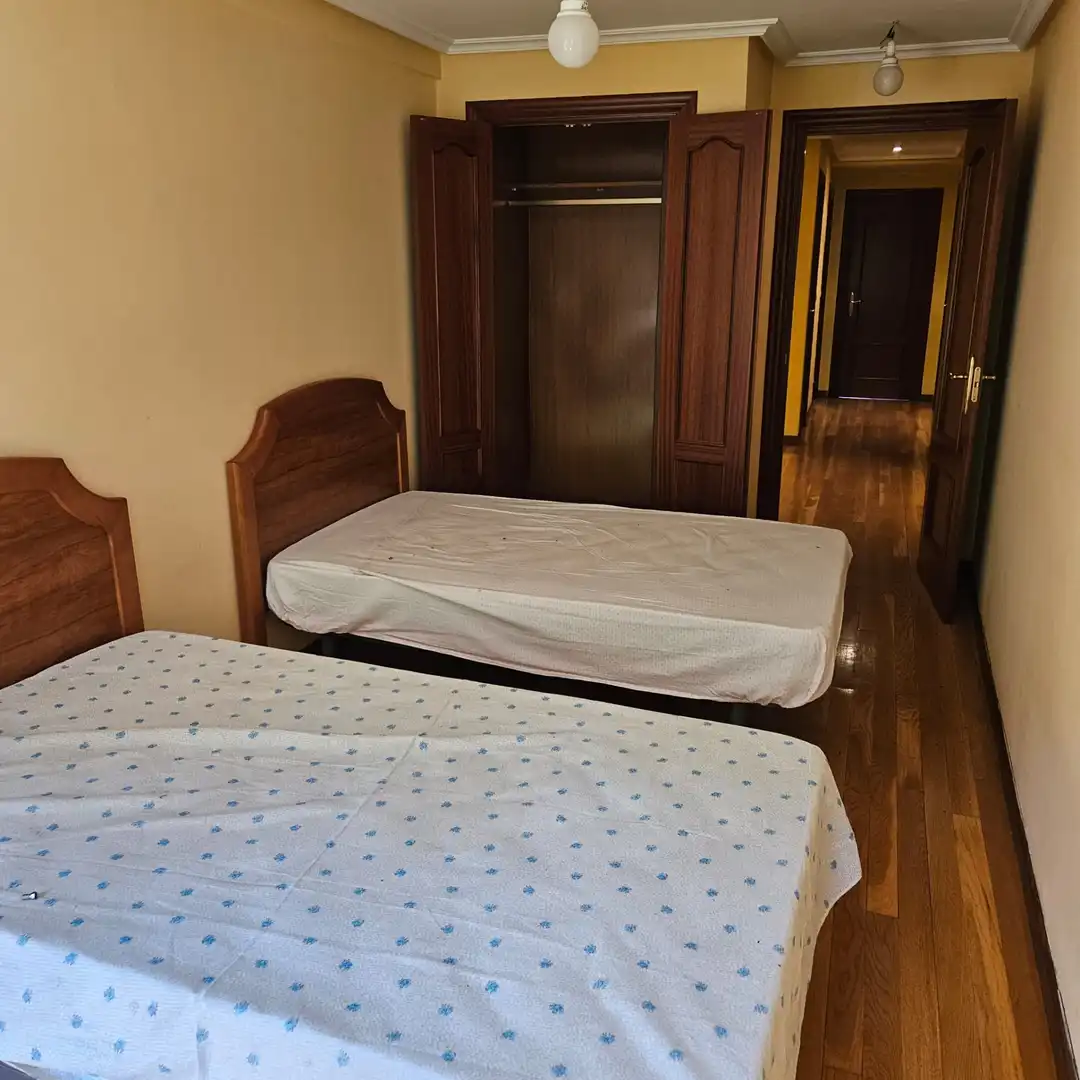 Bedroom of Flat for sale in San Martín del Rey Aurelio  with Heating and Parquet flooring