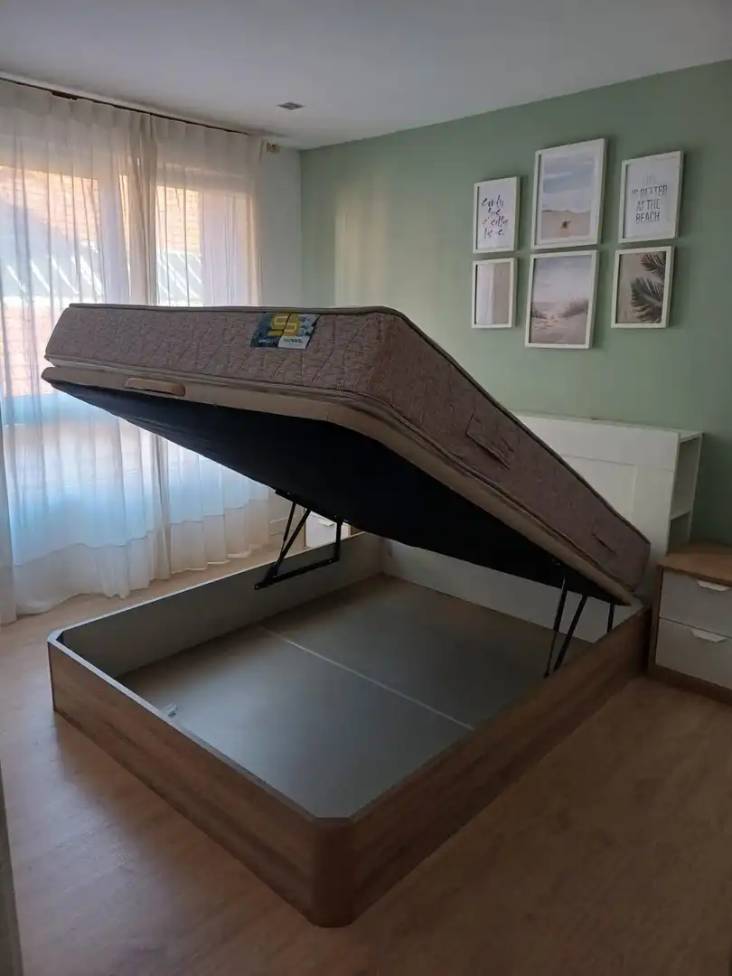 Habitación de Piso en venta en Oviedo  con Calefacción y Amueblado