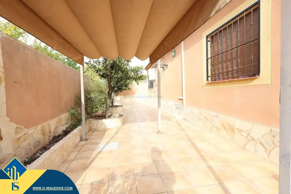 Vista exterior de Casa o xalet de lloguer en Orihuela amb Terrassa, Piscina i Moblat