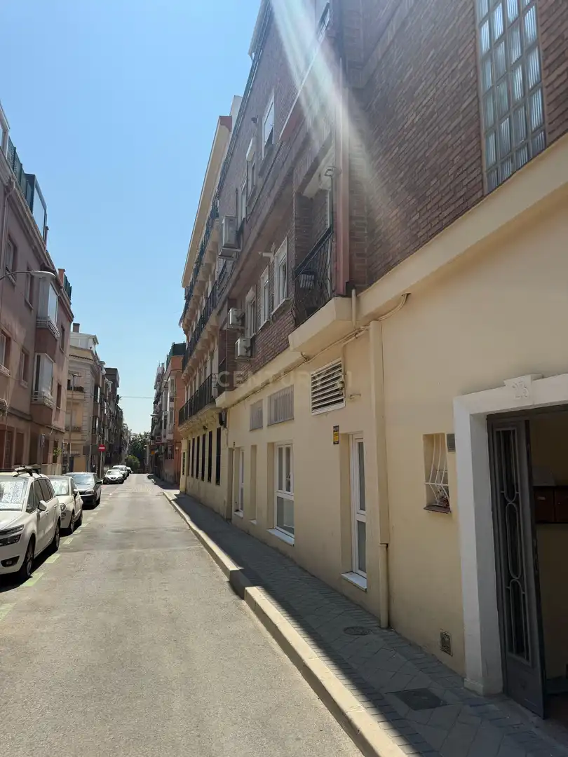 Apartments for rent in Calle de Andrés Tamayo, Madrid, Spain, -1, Guindalera
