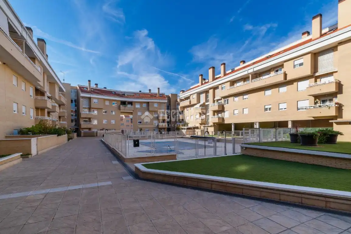 Außenansicht von Wohnung zum Verkauf in Arroyomolinos (Madrid) mit Klimaanlage, Heizung und Terrasse