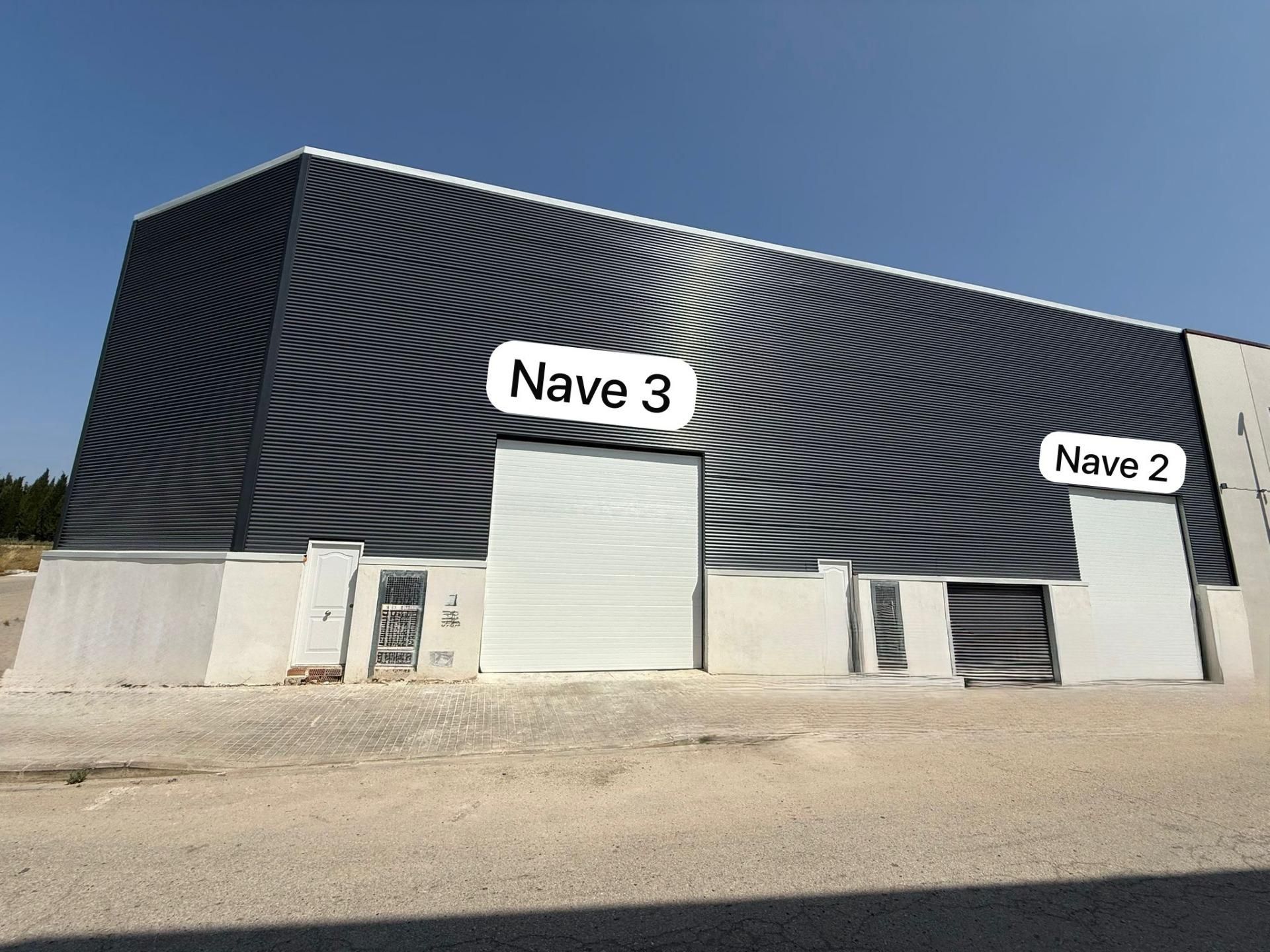 Vista exterior de Nave industrial de alquiler en Llíria