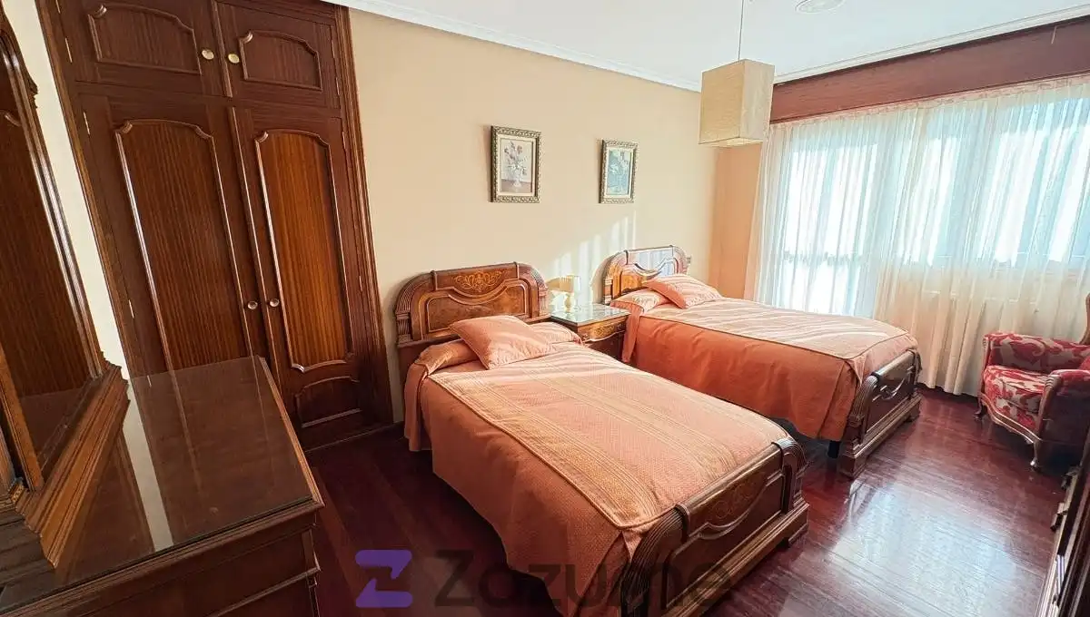 Habitación de Dúplex de alquiler en Noja con Jardín privado, Terraza y Piscina