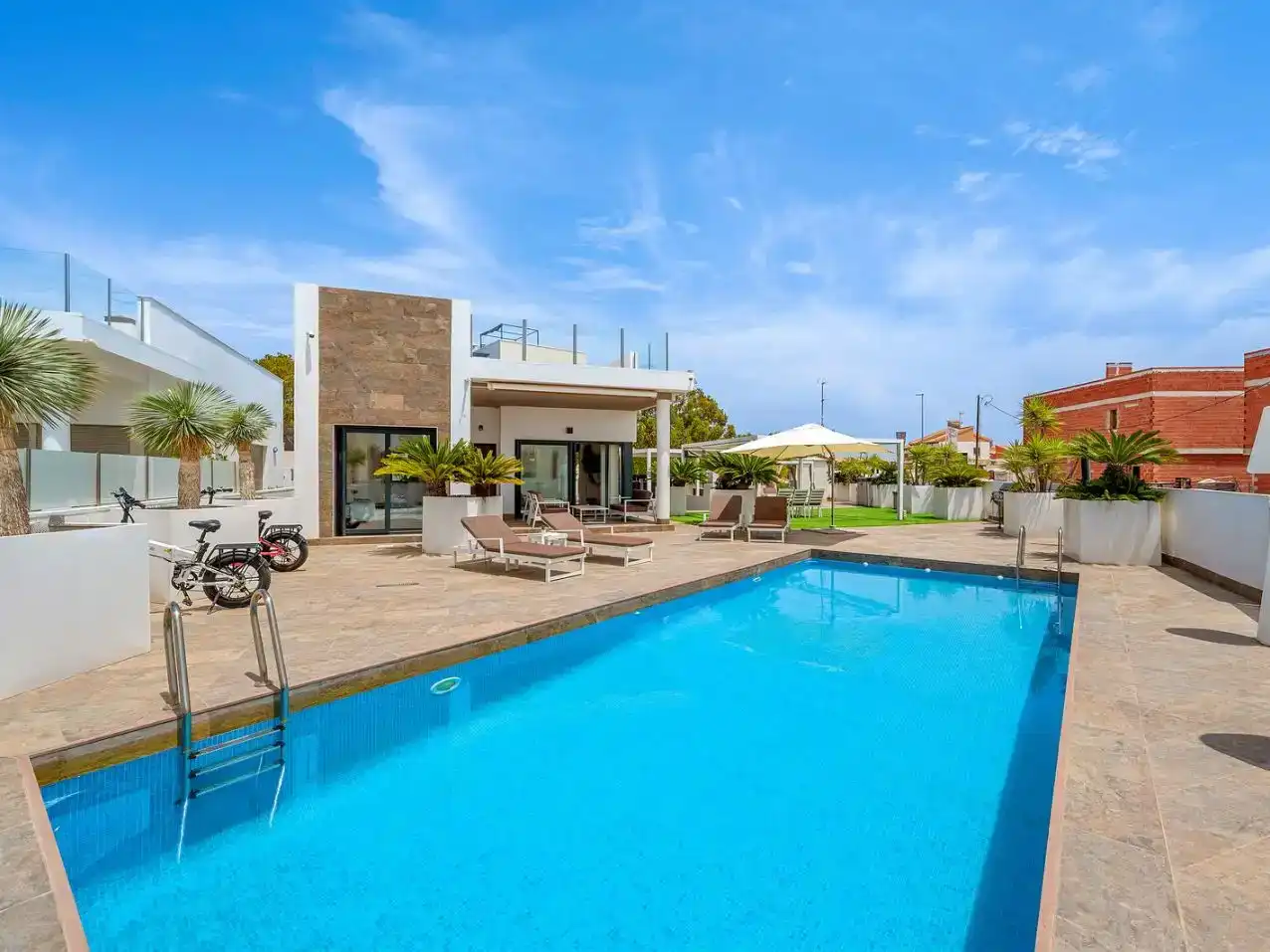 Swimming pool of Houses for sale in Orihuela  with Air Conditioner and Swimming Pool