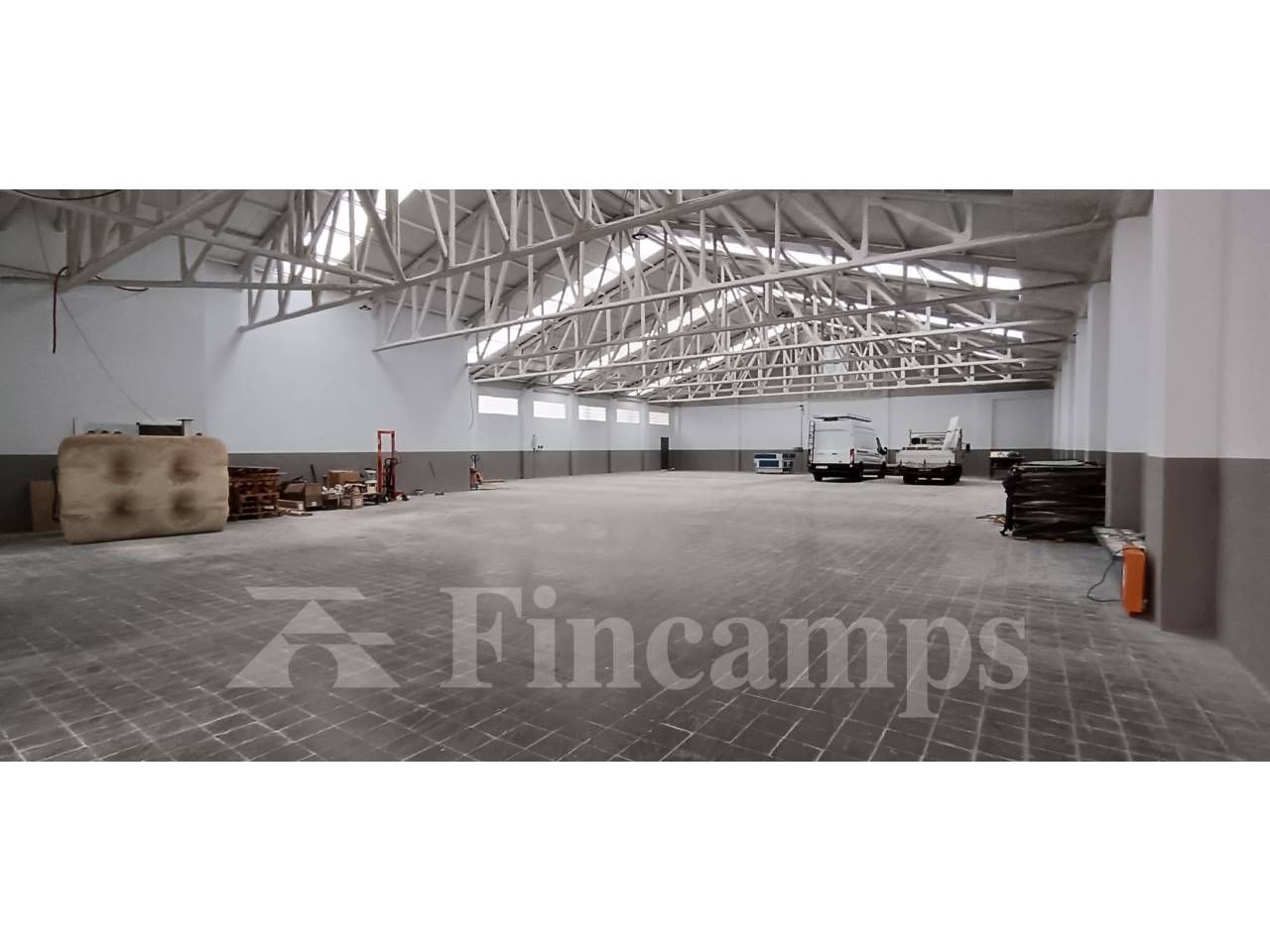 Nau industrial de lloguer en Sabadell