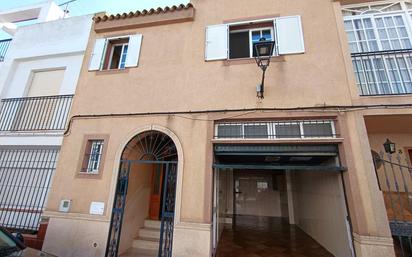 Exterior view of Single-family semi-detached for sale in Chiclana de la Frontera  with Air Conditioner and Terrace