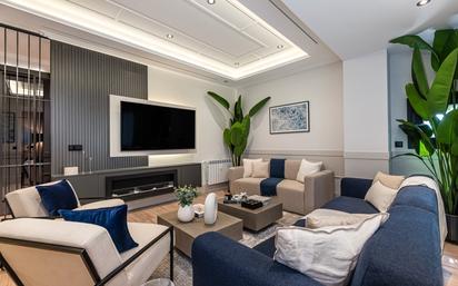 Living room of Flat for sale in  Madrid Capital  with Terrace and Storage room