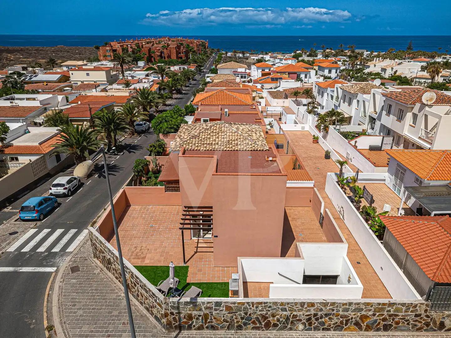 Vista exterior de Casa adosada en venta en Arona con Terraza y Piscina comunitaria