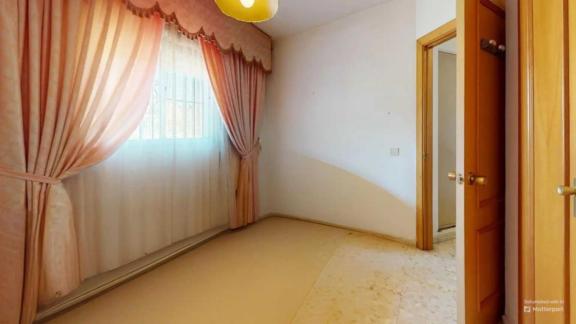 Dormitori de Casa adosada en venda en Málaga amb Jardí privat, Terrassa i Forn