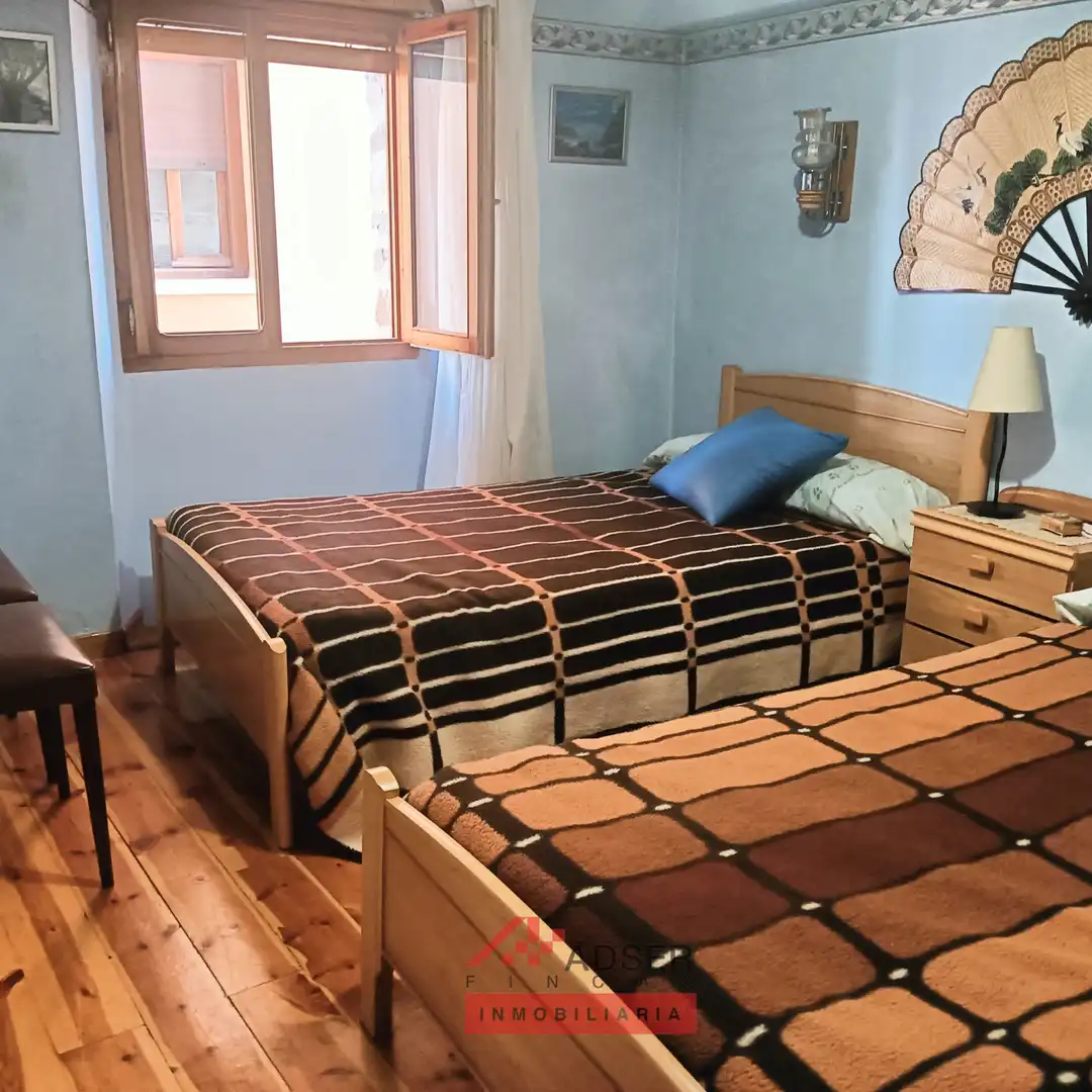 Dormitori de Casa o xalet en venda en Villoslada de Cameros amb Calefacció i Moblat
