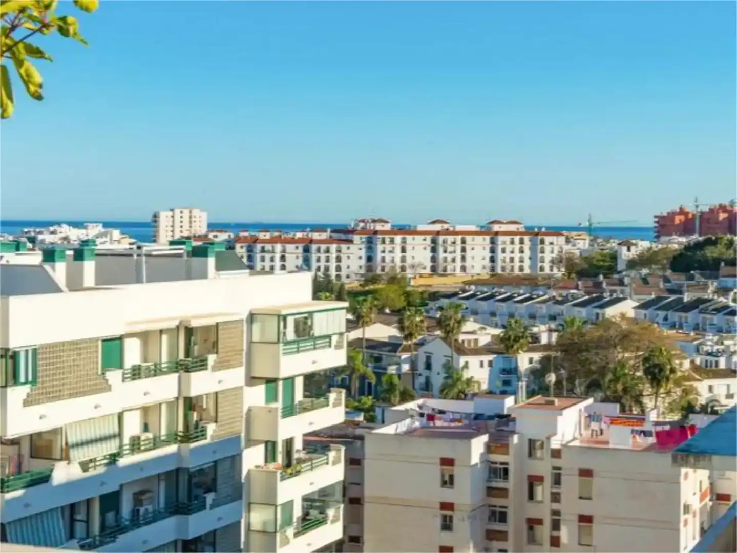 Vista exterior de Piso en venta en Estepona con Aire acondicionado y Balcón