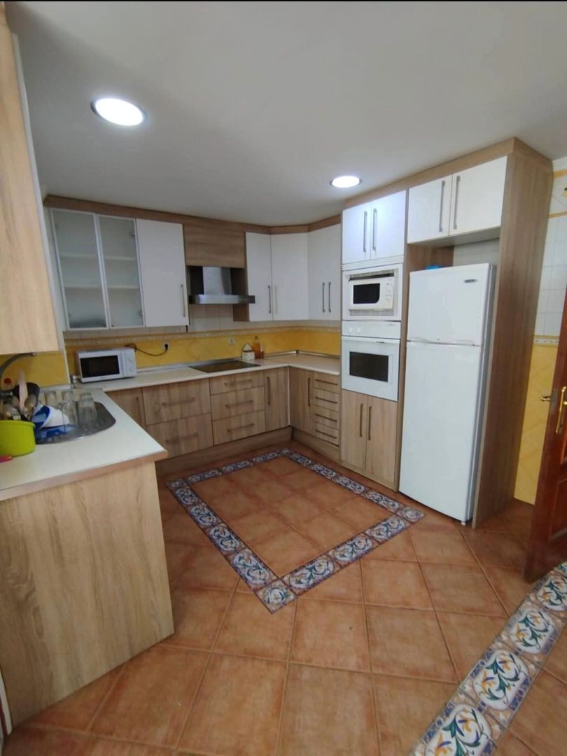 Kitchen of Flat for sale in  Melilla Capital  with Parquet flooring, Furnished and Oven