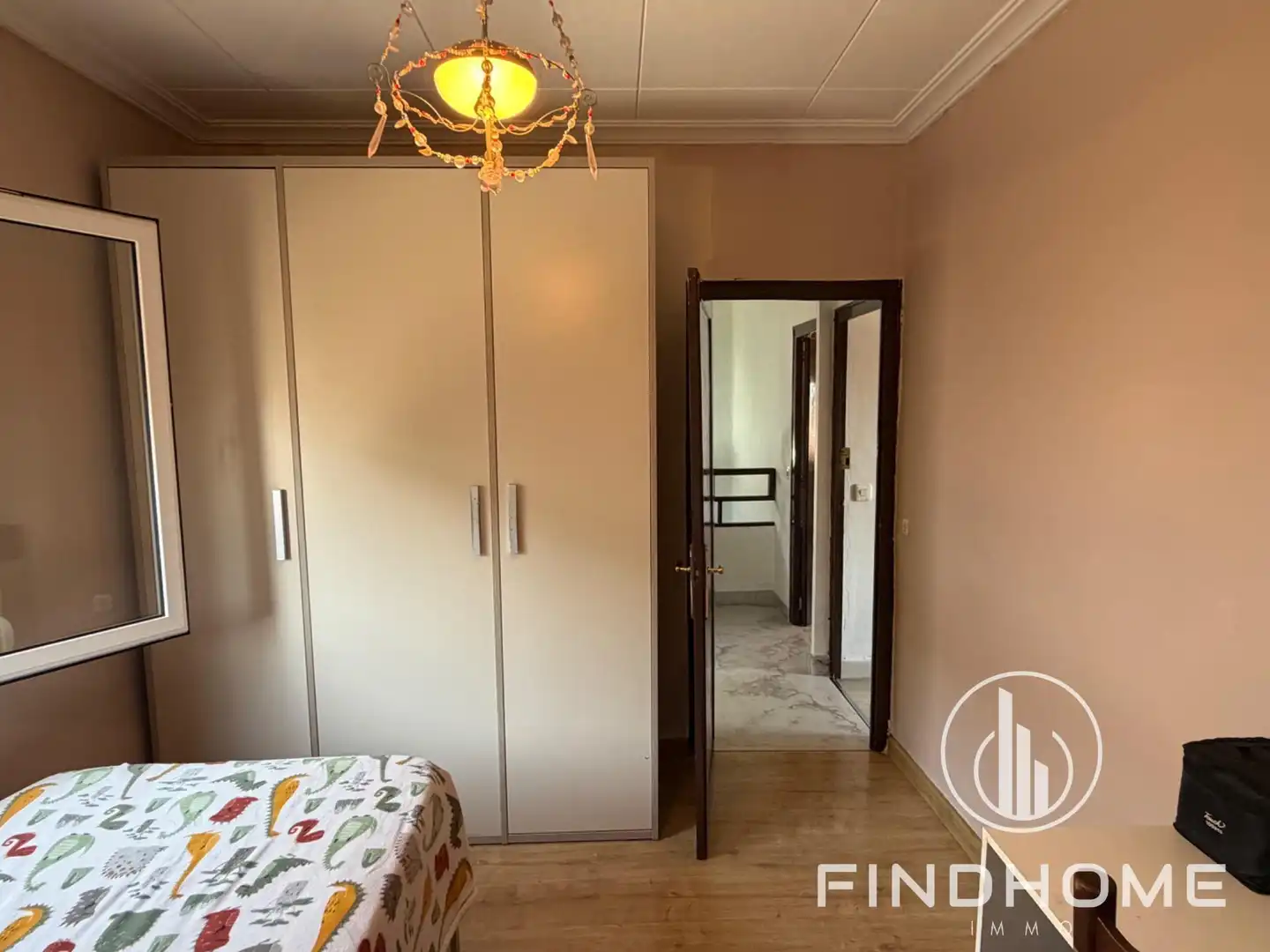 Habitación de Casa adosada en venta en Olot con Calefacción y Trastero