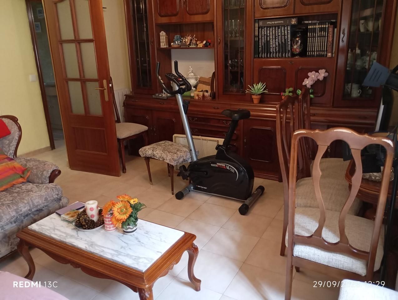 Sala d'estar de Pis en venda en  Madrid Capital amb Calefacció